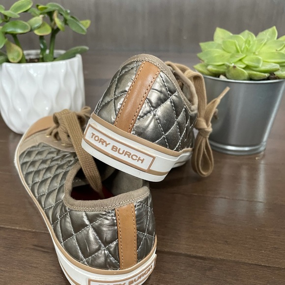 Tory Burch never worn casual sneakers. - Picture 2 of 5